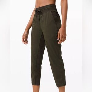 Lululemon Dance Studio MR crop - Dark olive